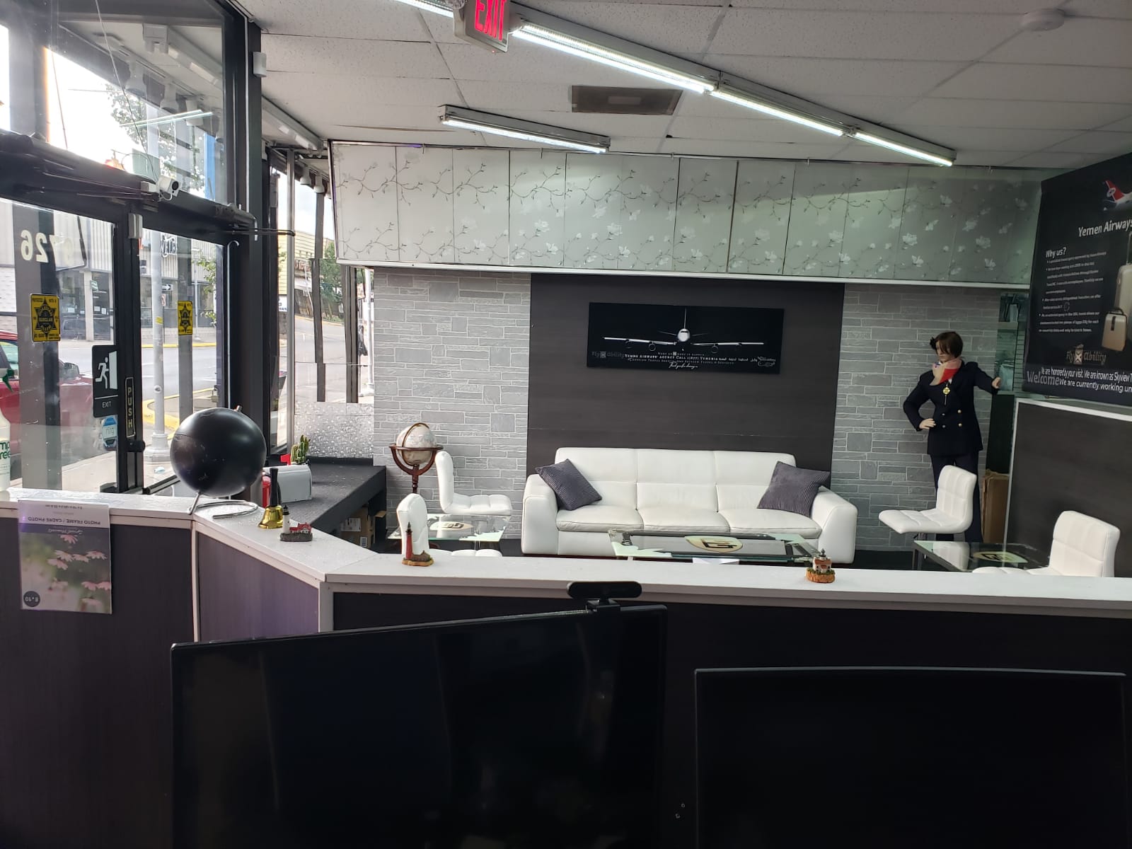 FlyXability office area